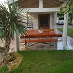 Hama Komunela Mit Garten Und Stellplatz By Interhome * أوماغ