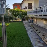 Hama Komunela Mit Garten Und Stellplatz By Interhome شقة أوماغ