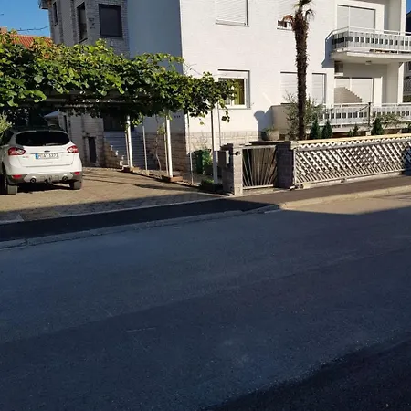Hama Komunela Mit Garten Und Stellplatz By Interhome Apartment Umag