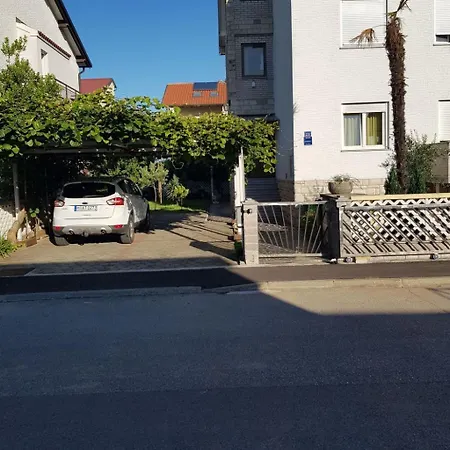 Hama Komunela Mit Garten Und Stellplatz By Interhome Apartment Umag