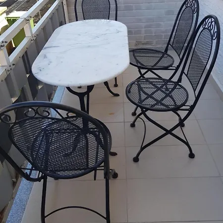 Hama Komunela Mit Garten Und Stellplatz By Interhome * Umag
